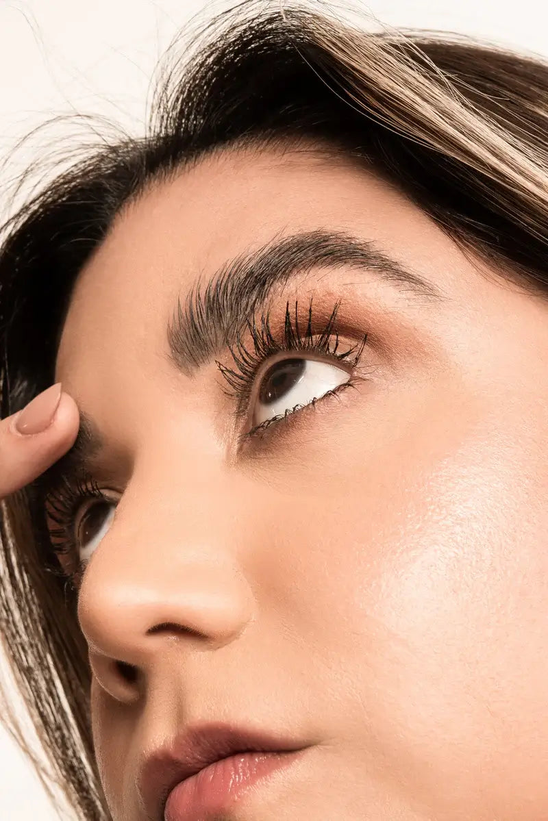 Koro Beauty Serum: Olvídate de las pestañas postizas y luce una mirada natural y seductora.