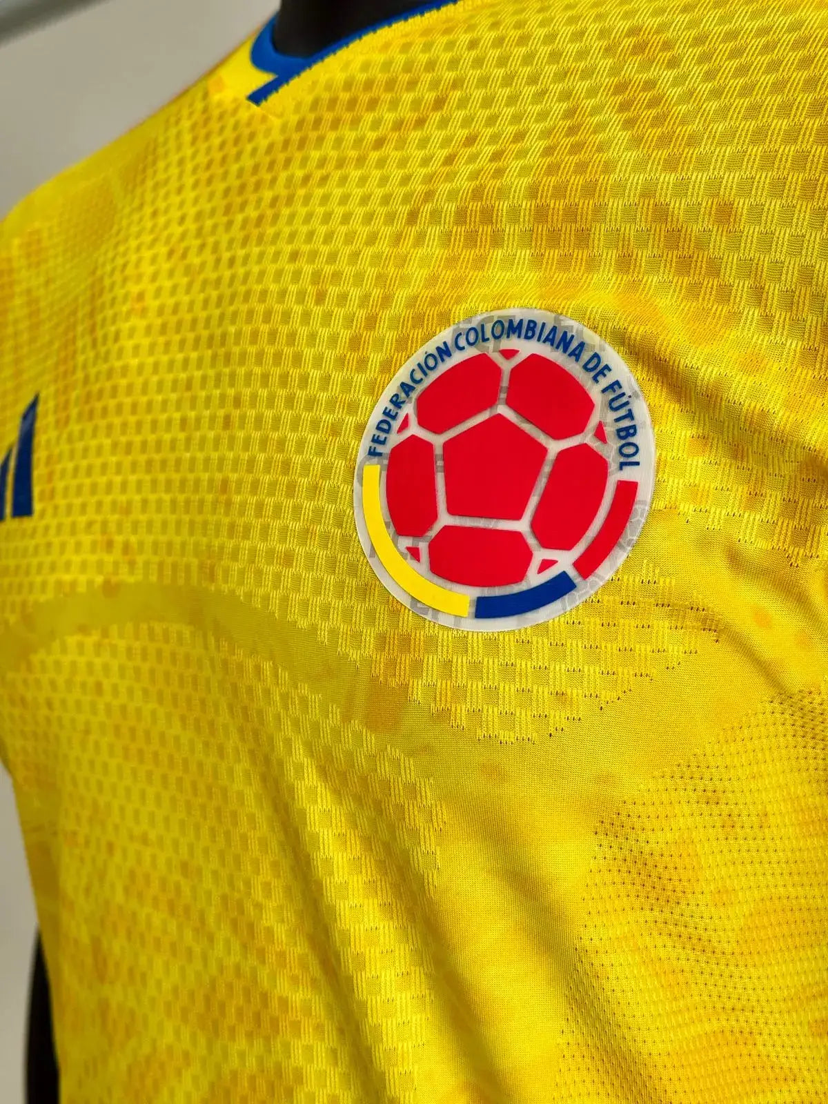 CAMISETA SELECCION COLOMBIA EDICCION ESPECIAL PARA EL MUNDIAL 2026 TIPO ORIGINAL 🔥 SOLO POR HOY 50%