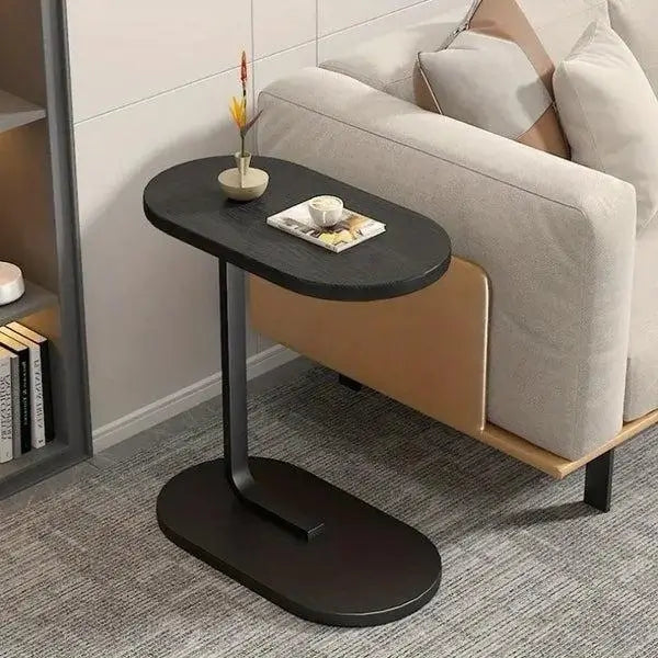 La mesa inteligente que se desliza bajo tu sofá para darte el soporte perfecto